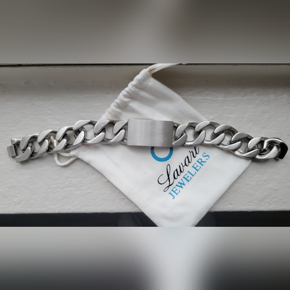 Lavari Jewlers Men's Chunky Stainless Steel ID Bracelet, 9.5" length